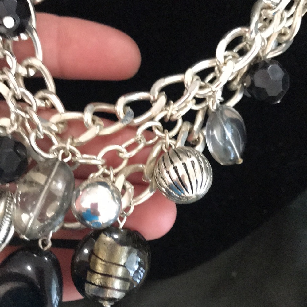 Chunky silver tone/black necklace - Picture 7 of 8